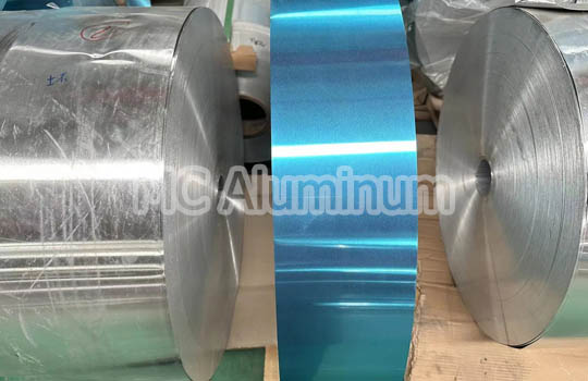 Feuille d'aluminium laqu&eacute;e hydrophile